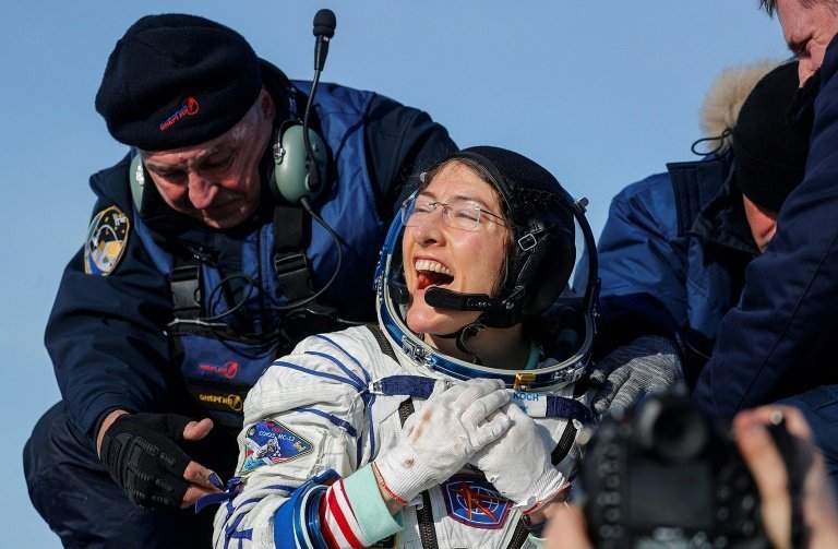 Дээд амжилт тогтоосон сансрын нисэгч эмэгтэй эх дэлхийдээ газардлаа